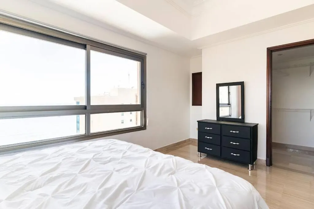 3 Bdr Ocean View Luxury Apartment . Sleeps 6 聖多明哥